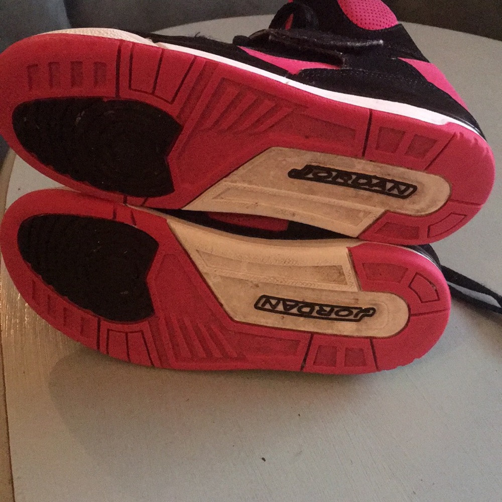 Youth size 3 Jordan’s, gently used - Picture 4 of 5